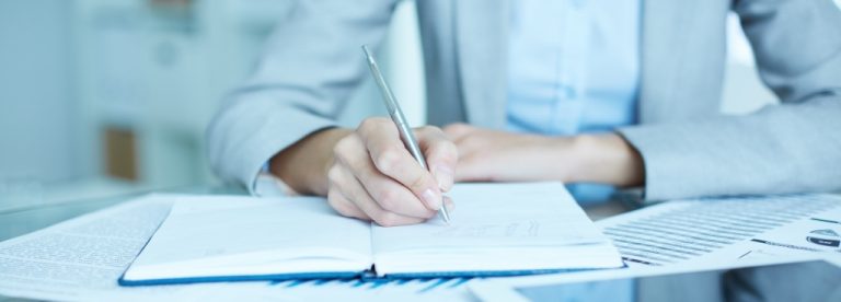 office-worker-PKKYZTZ