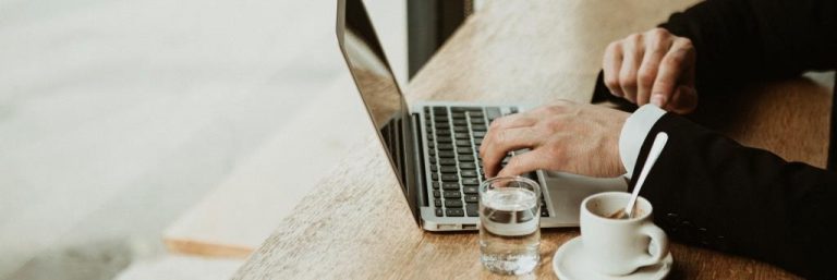 Businessman working in a cafe