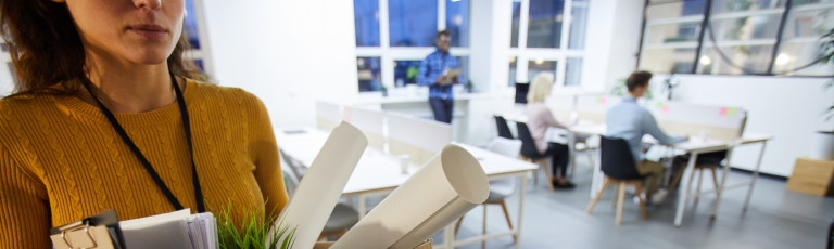 התפטרה כי הפסיקו לה הפרשות לפנסיה ותפוצה בכ-300 אלף ש'