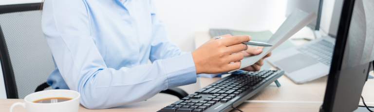 עיון עובד בתיקו האישי