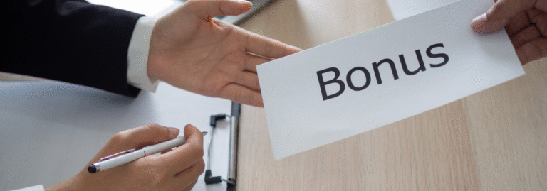 תמריצים, עמלות ובונוסים – מתי הם הופכים לשכר קבוע לפי החוק?